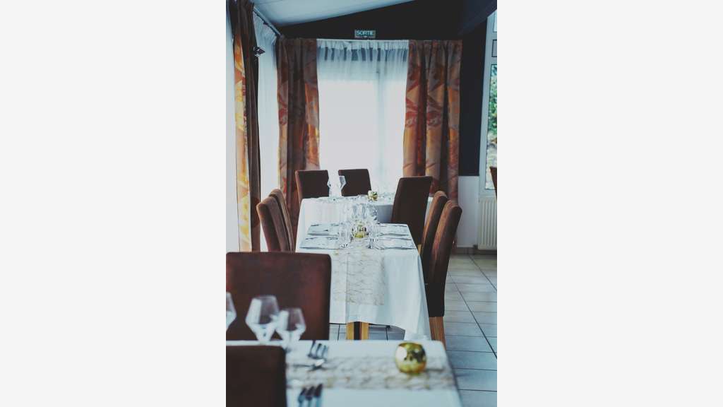 AV Restaurant et hôtel ** Sur la Voie Sacrée