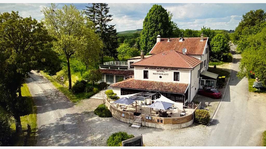 AV Restaurant et hôtel ** Sur la Voie Sacrée