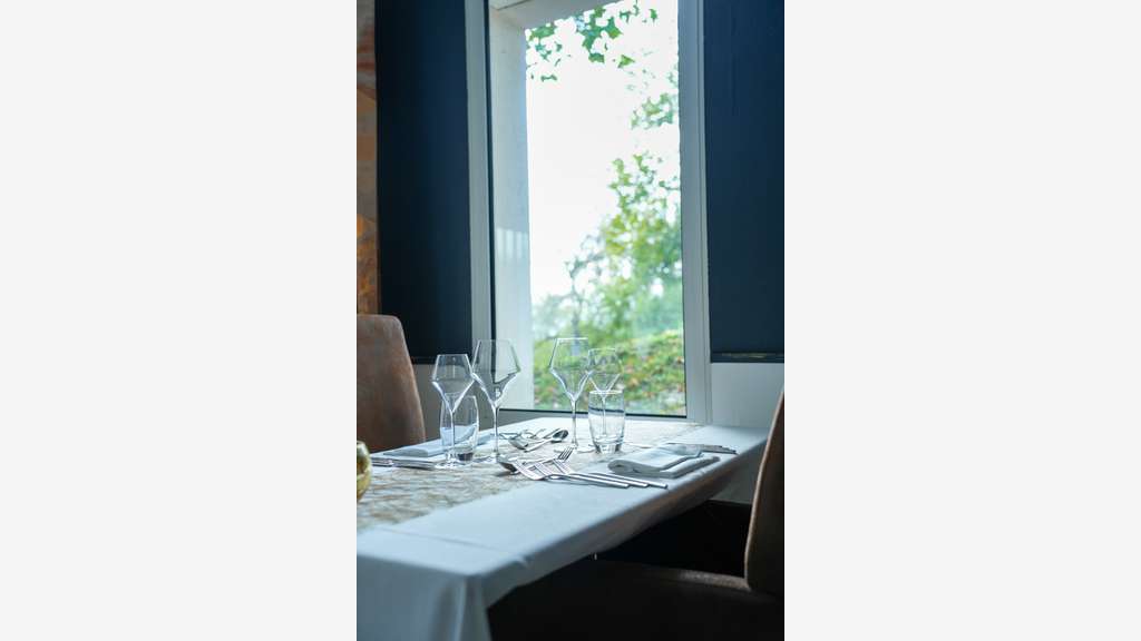 AV Restaurant et hôtel ** Sur la Voie Sacrée