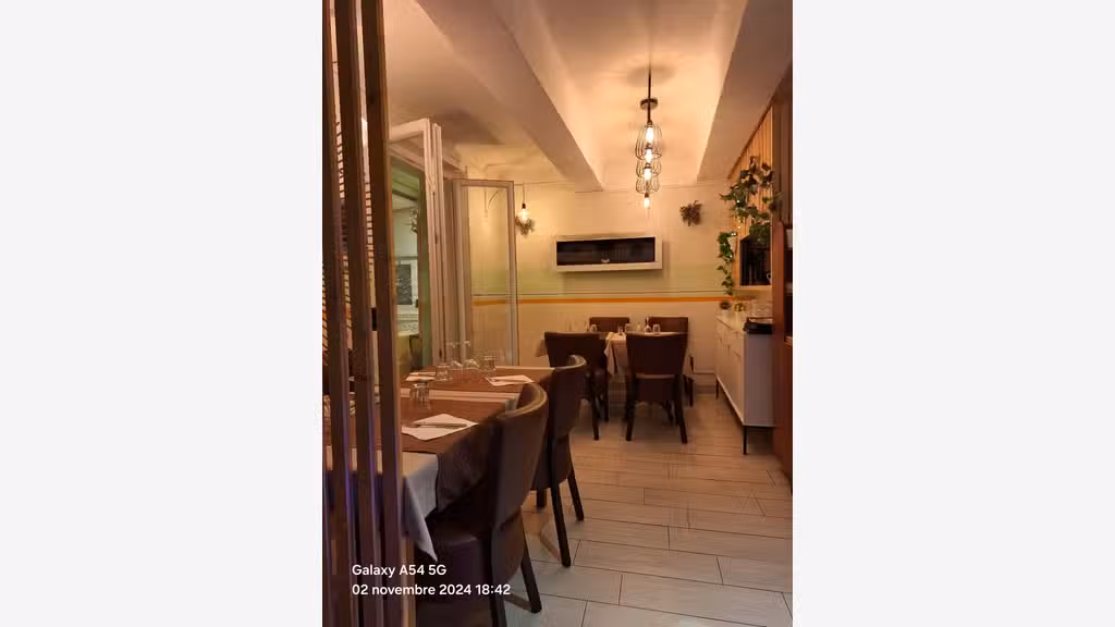 AV restaurant face mer avec terrasse Côte d'Azur