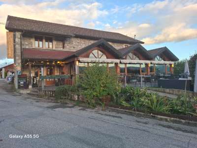 Bar restaurant av logement proche frontière Suisse