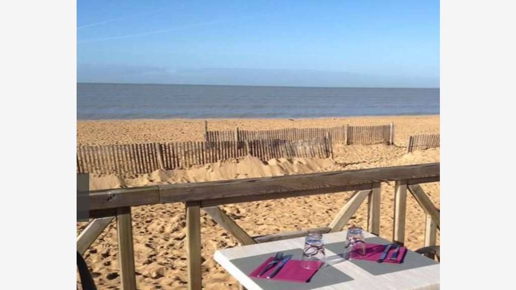 CAFE RESTAURANT BORD DE PLAGE