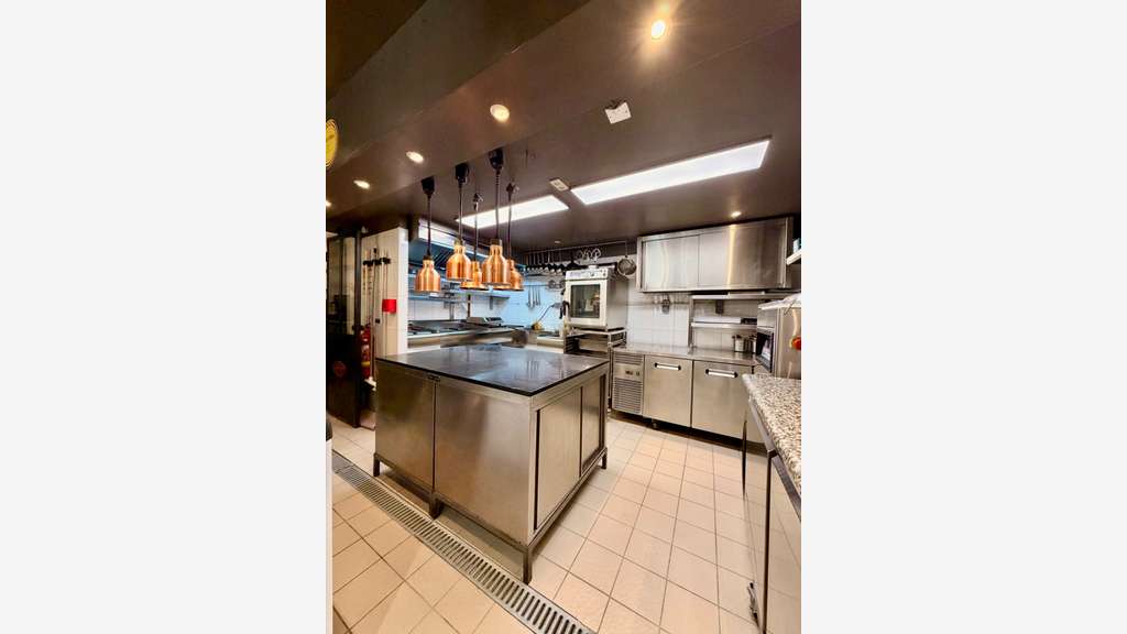 FONDS DE COMMERCE RESTAURANT AUPS (83)