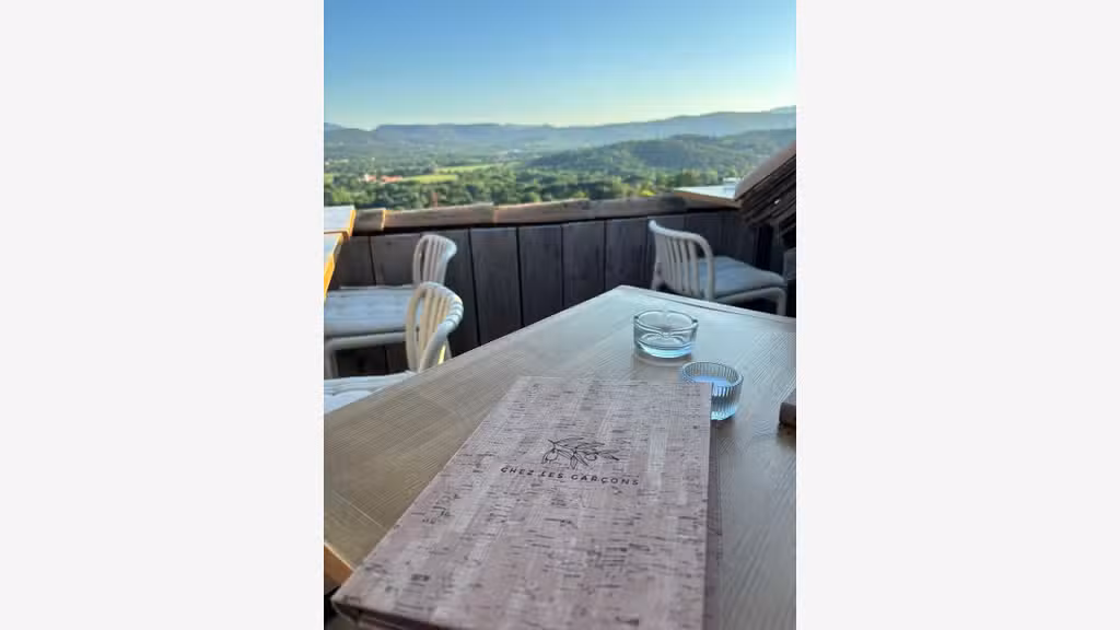 À louer ou à vendre restaurant prêt à exploiter