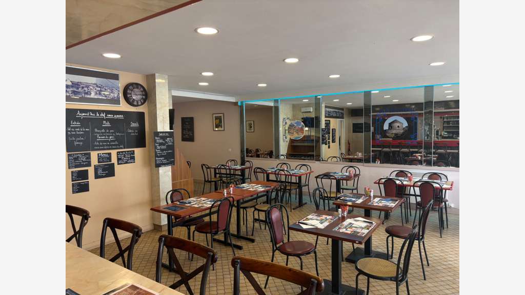 Rare : Ensemble Restauration + Pizzeria + Lic 4