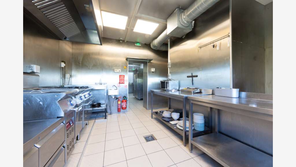 Restaurant 400 m² 140 couverts  3 salles bry s/m