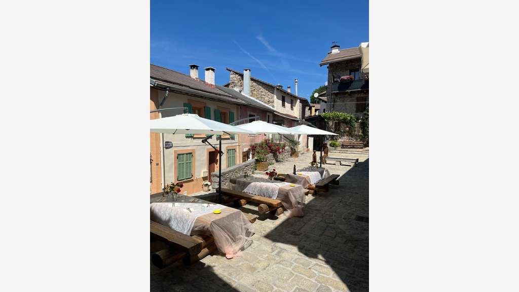 Restaurant au cœur d’un village