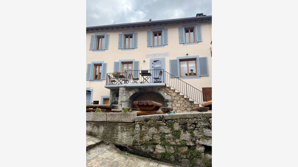 Restaurant au cœur d’un village