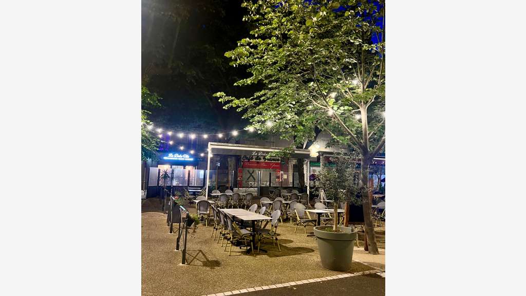 Restaurant pizzeria clé en main 385k de CA