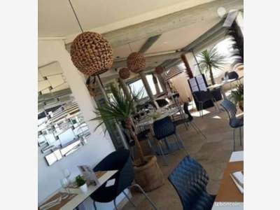 Restaurant à vendre face port Ste Maries de la Mer