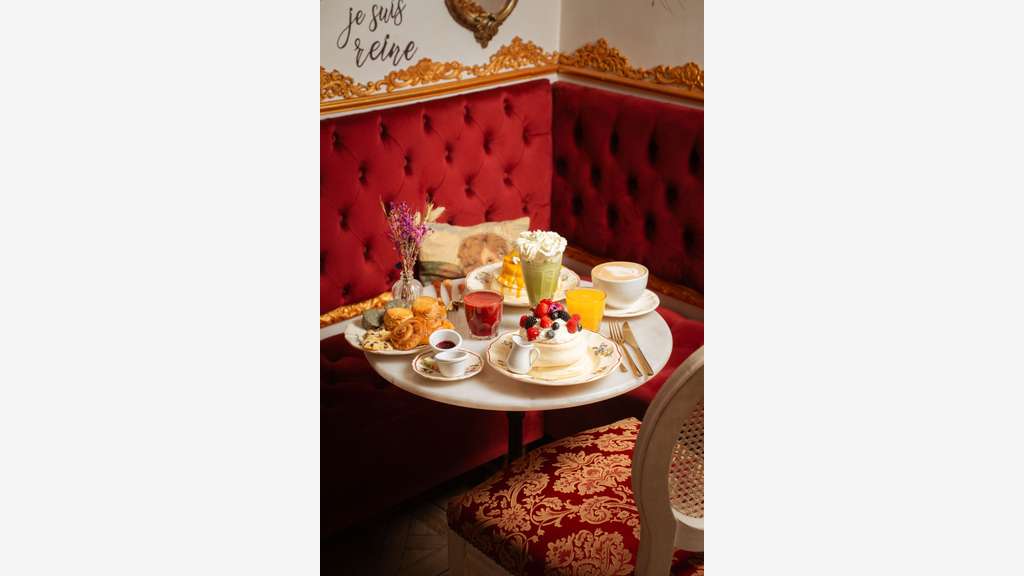 Salon de thé avec petit terrasse à Paris 75009