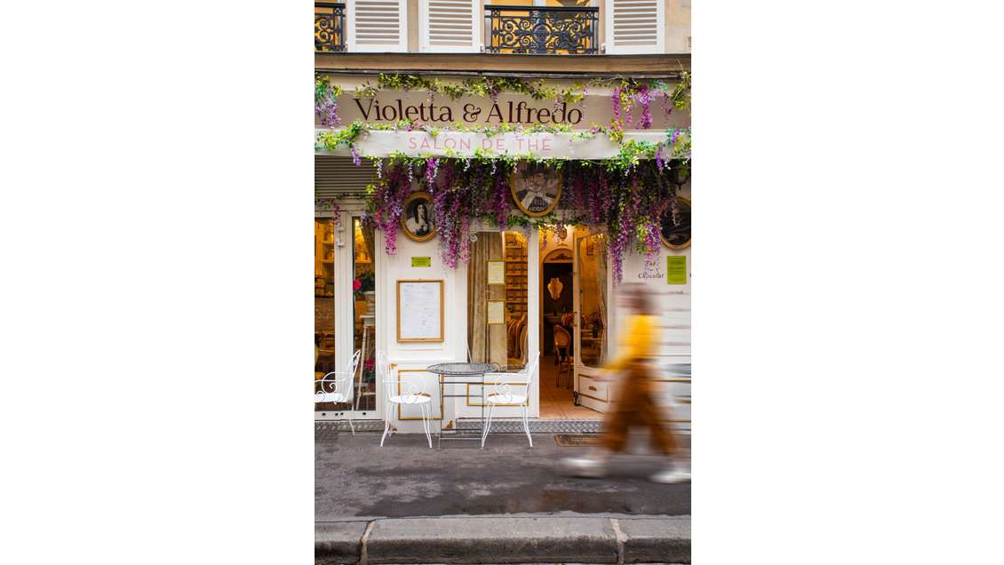 Salon de thé avec petit terrasse à Paris 75009