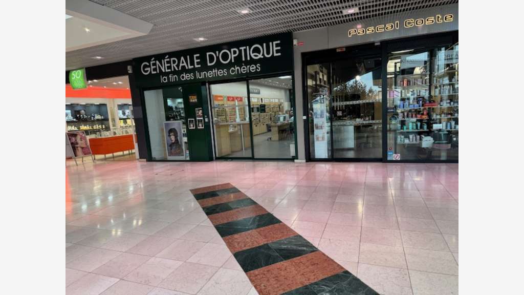 A CEDER - MAGASIN D OPTIQUE CLE EN MAIN