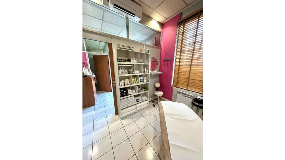 VENTE FONDS DE COMMERCE ESTHETIQUE-MANUCURE 13008