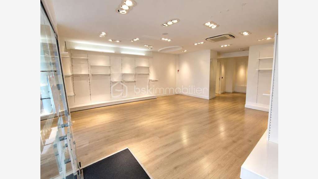 Cession FDC habillement 110m² à Fougères centre