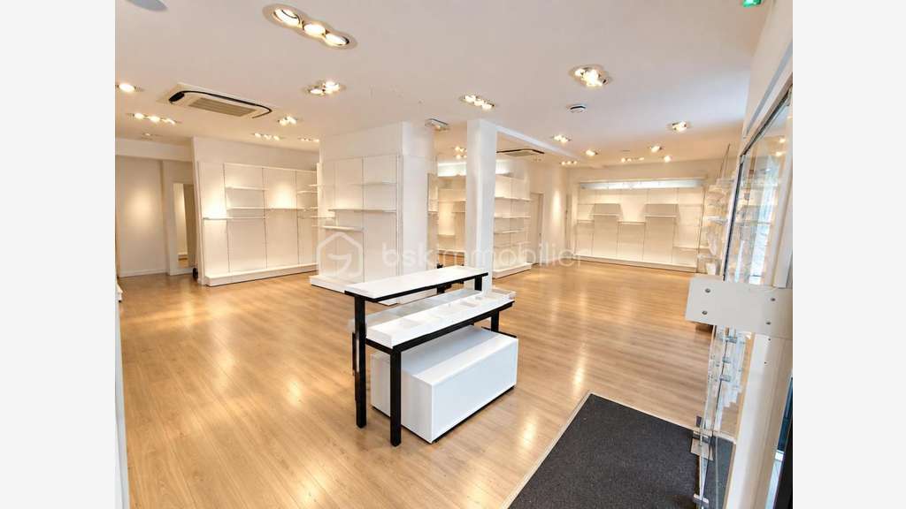 Cession FDC habillement 110m² à Fougères centre