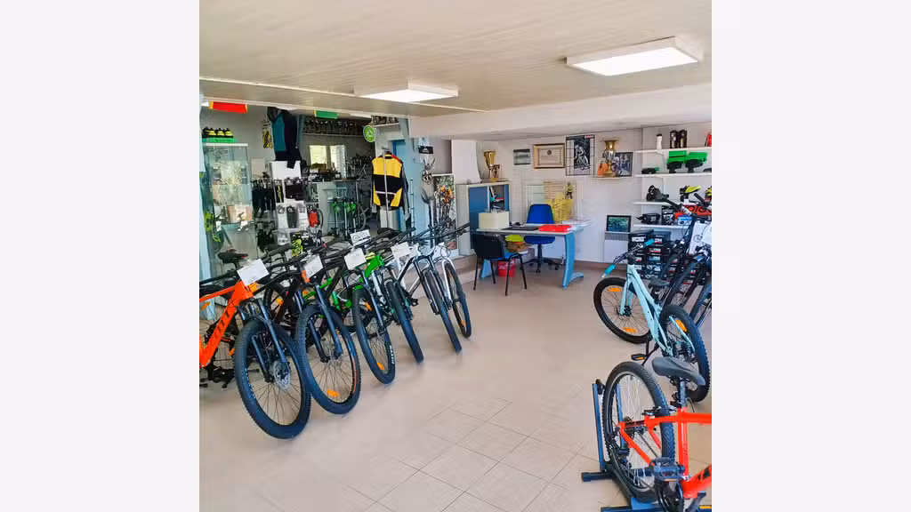 A vendre station service sur axe principal Galgon