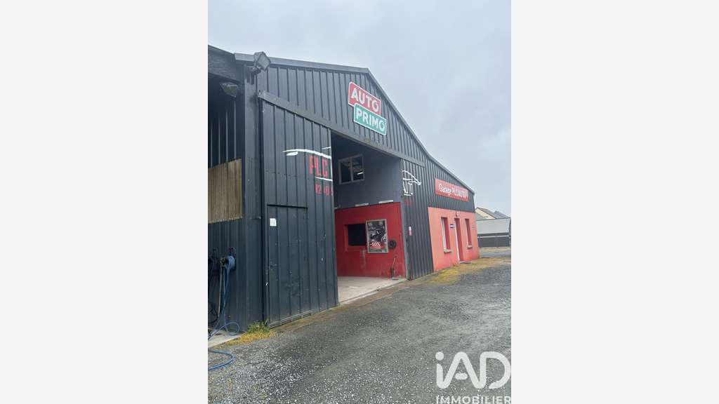 Vente garage-station service à Pouillé-les-Côteaux