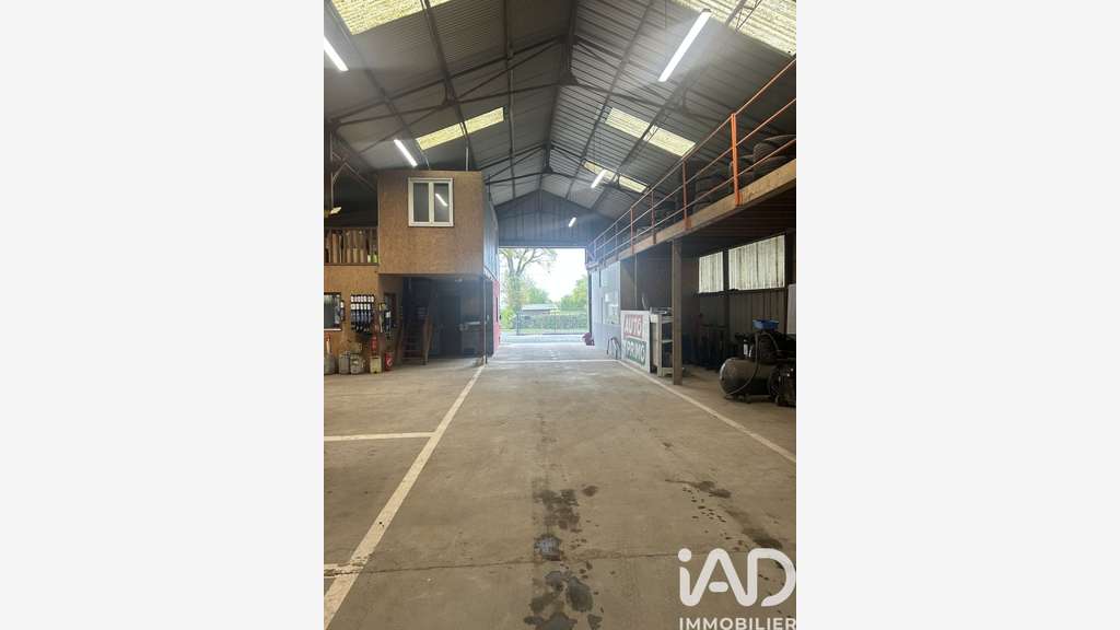 Vente garage-station service à Pouillé-les-Côteaux
