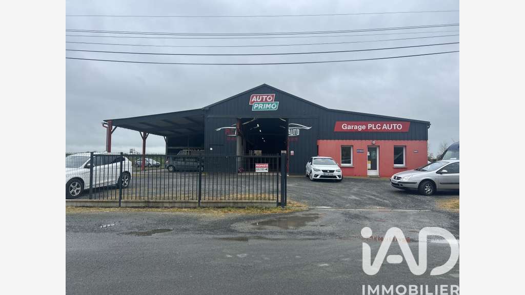 Vente garage-station service à Pouillé-les-Côteaux
