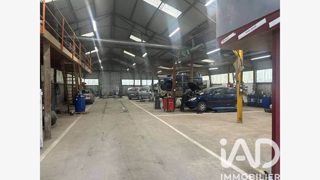 Vente garage-station service à Pouillé-les-Côteaux
