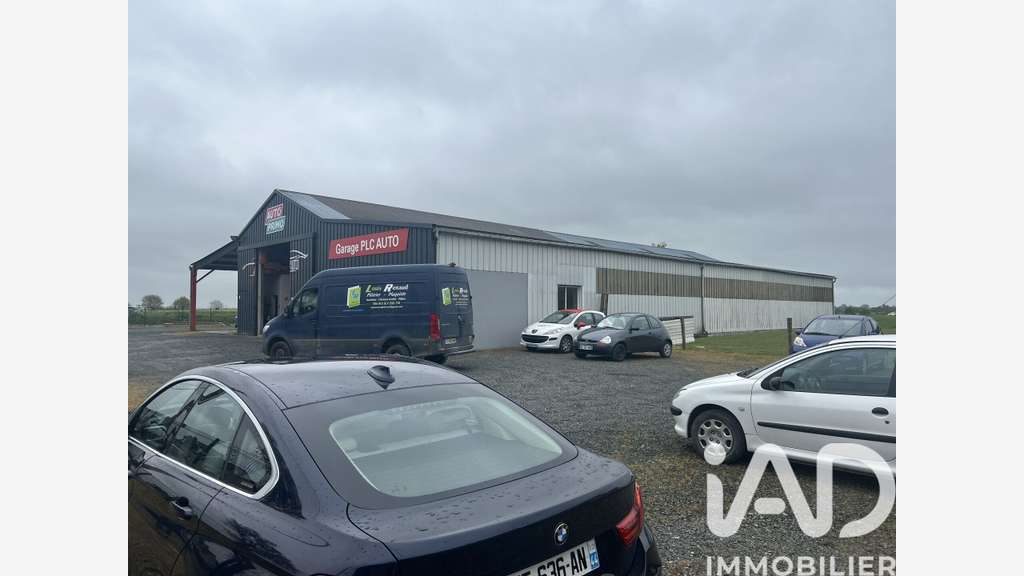Vente garage-station service à Pouillé-les-Côteaux