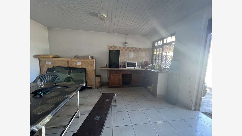 AV 100% parts sociales garage automobile Punaauia