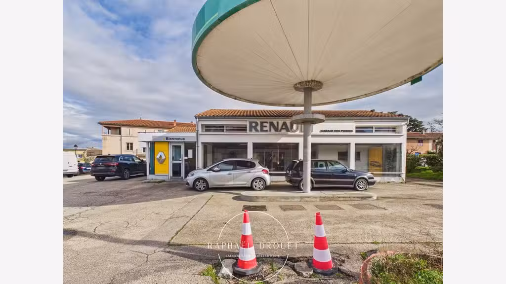 A vendre garage Renault à Ternay centre (69)