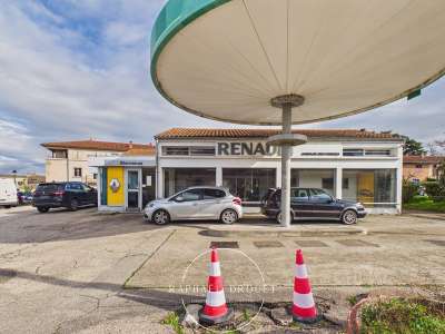 A vendre garage Renault à Ternay centre (69)