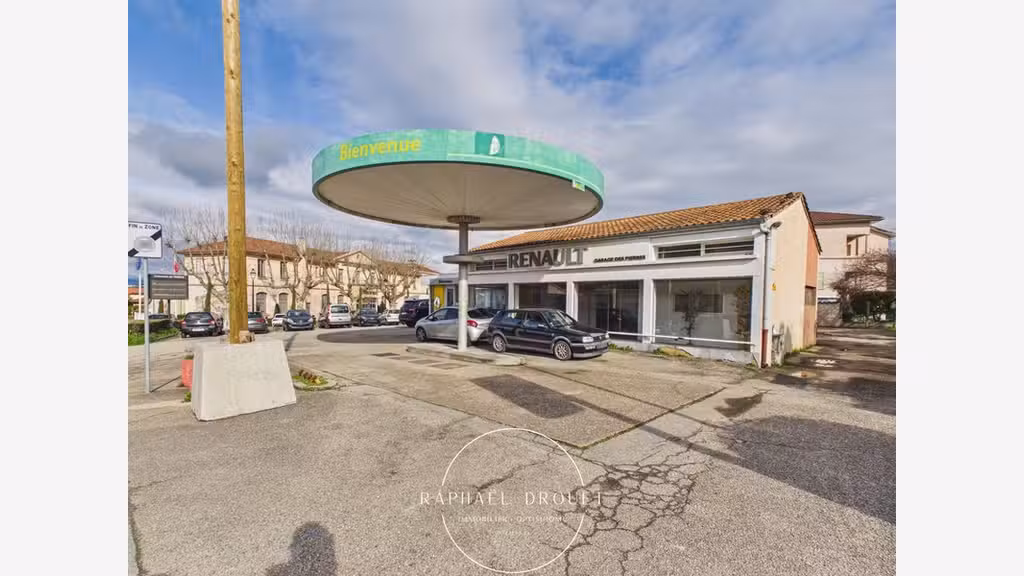 A vendre garage Renault à Ternay centre (69)
