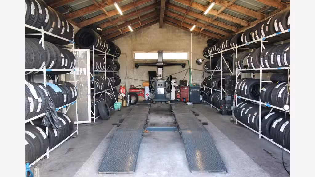 AV station-service et garage automobile à Tresses