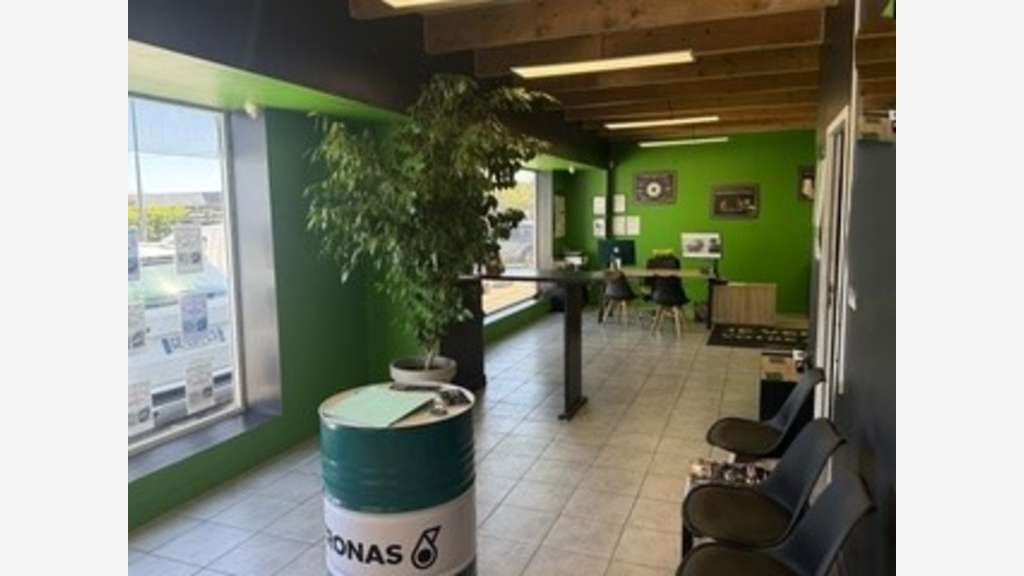 Cède garage automobile vente de véhicules occas 26
