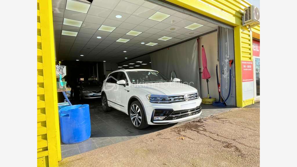 AV centre de lavage & atelier rentable à Villabé 