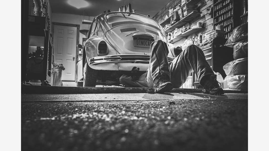 À céder fonds de garage automobile à l' Huisserie