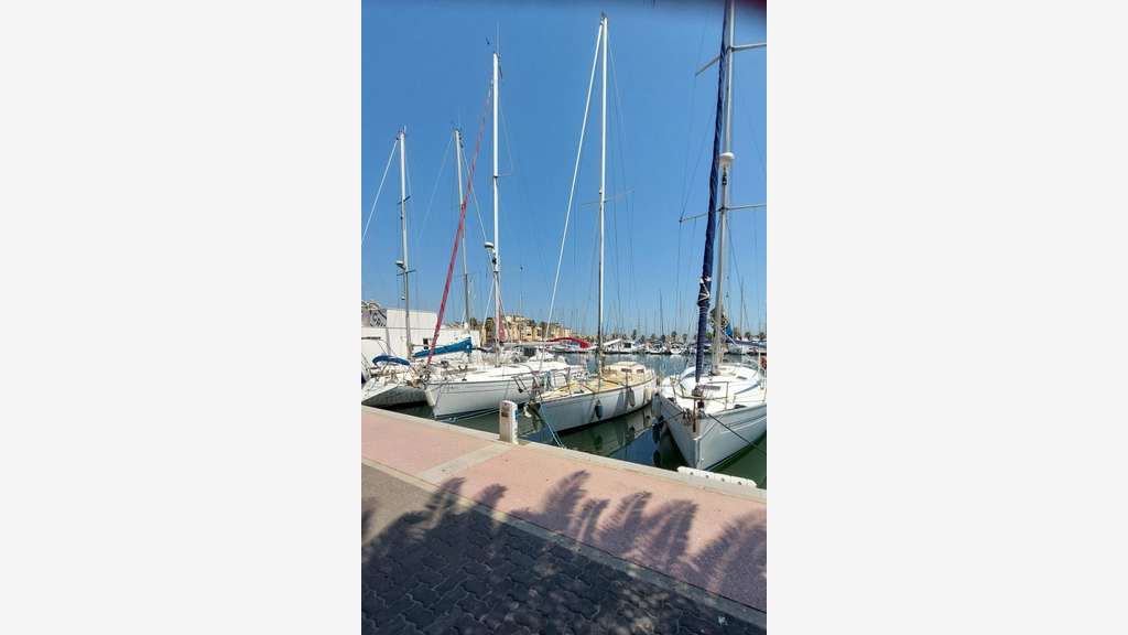 Cède FDC prêt à porter bijoux 40m² à Gruissan Port