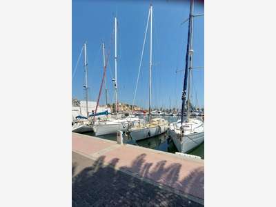Cède FDC prêt à porter bijoux 40m² à Gruissan Port