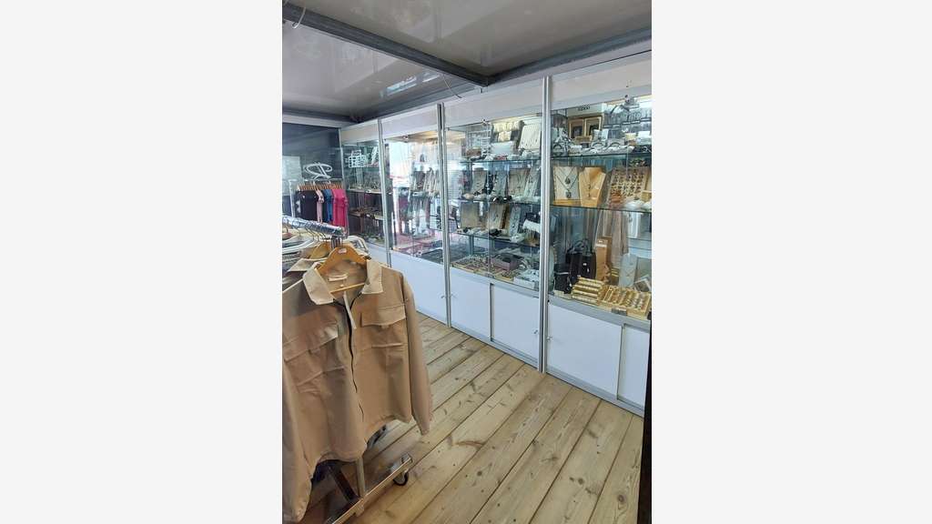 Cède FDC prêt à porter bijoux 40m² à Gruissan Port