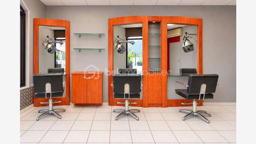 Vente salon de coiffure en centre village d'Amancy