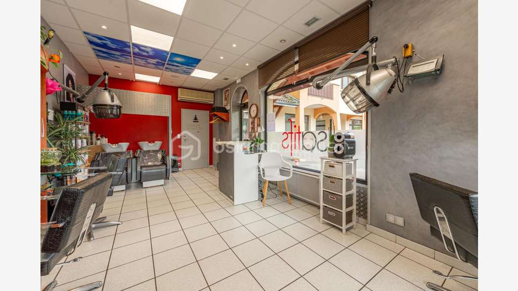 Vente salon de coiffure en centre village d'Amancy