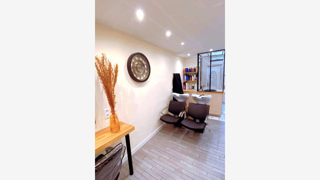 Salon de coiffure à céder centre ville à Arpajon