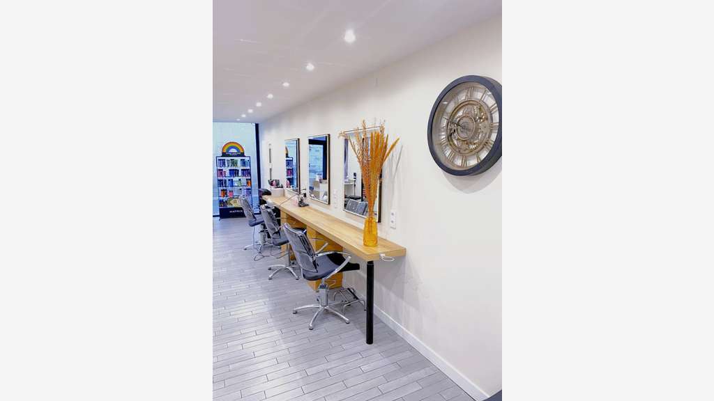 Salon de coiffure à céder centre ville à Arpajon