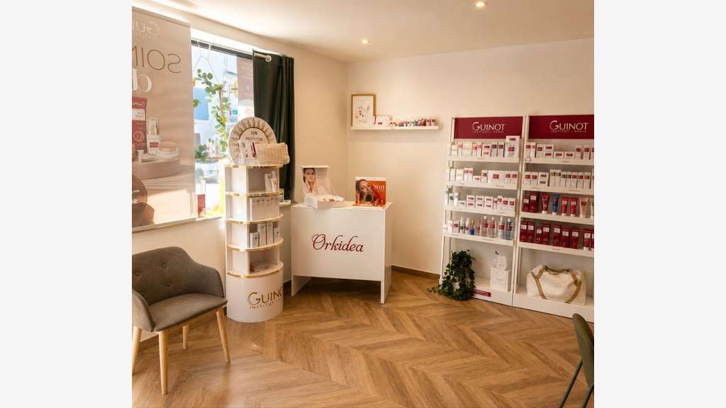 Vente institut de beauté au centre de Bollène