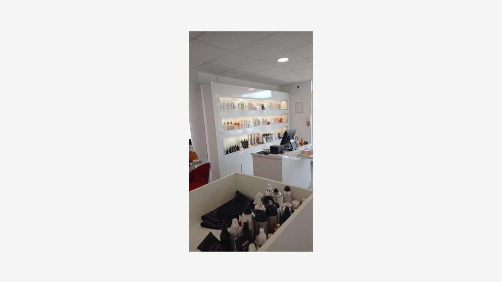 Vente salon de coiffure mixte 65m² à Caen Nord