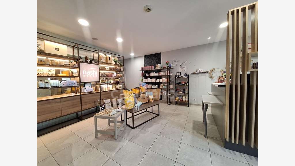 Vente FDC coiffure et institut à Cosse le Vivien