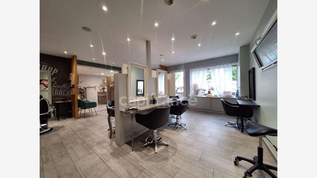 Vente FDC coiffure et institut à Cosse le Vivien