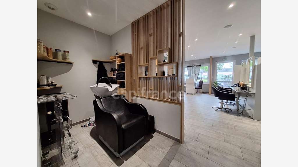 Vente FDC coiffure et institut à Cosse le Vivien