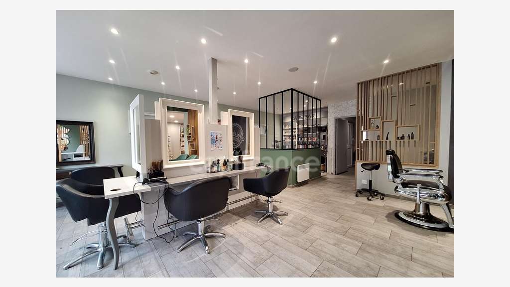 Vente FDC coiffure et institut à Cosse le Vivien
