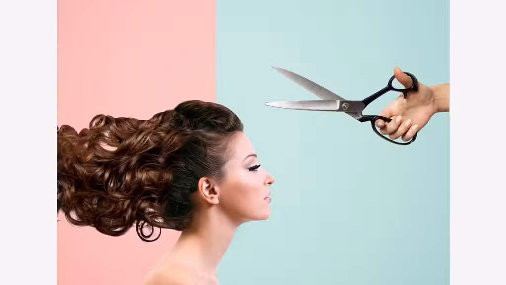 AV salon de coiffure à La Rochelle centre animé