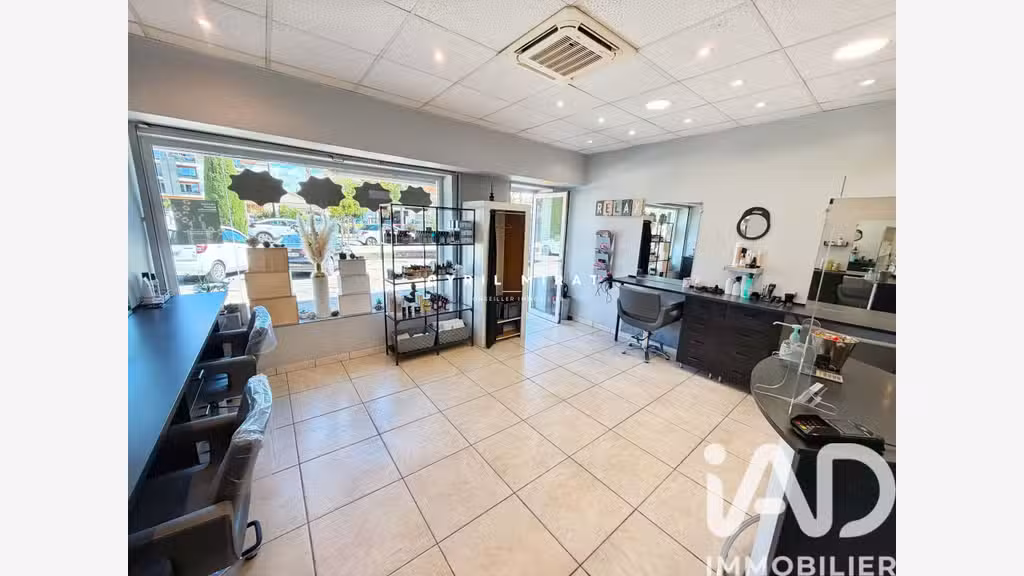 AV salon de coiffure à La Seyne-sur-Mer proche mer