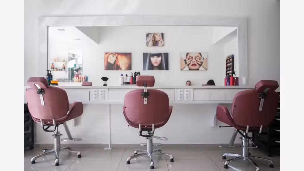 A vendre salon de coiffure vue mer proche Lannion